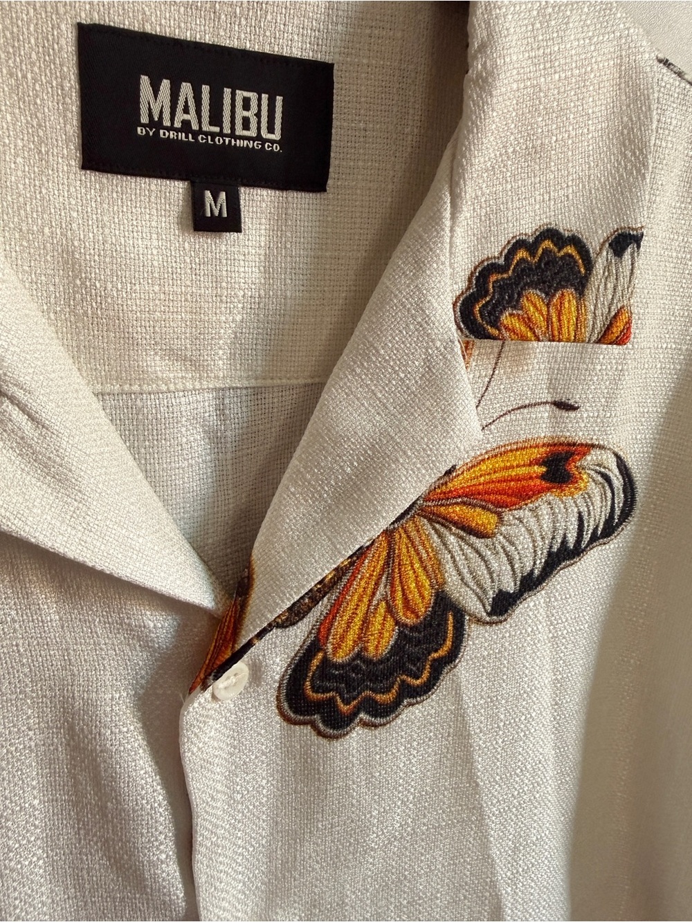 3/$50 Malibu Drill Clothing Co. Butterfly Camp Button-Down Shirt Size Medium - Picture 4 of 4